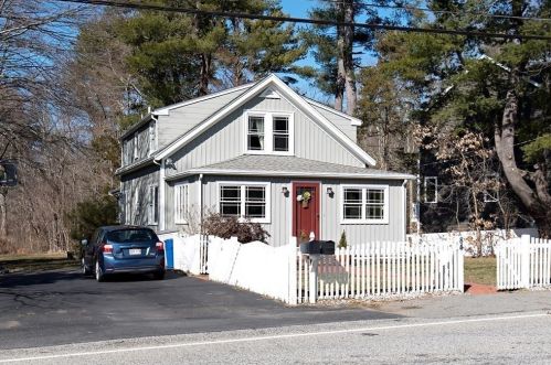 84 Winter St, Walpole, MA 02081-1009