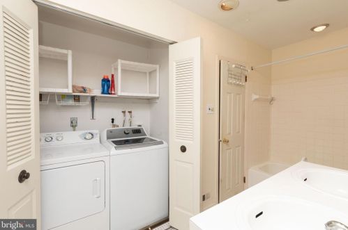 225 Ash Ln, Miquon PA 19444-2101 exterior