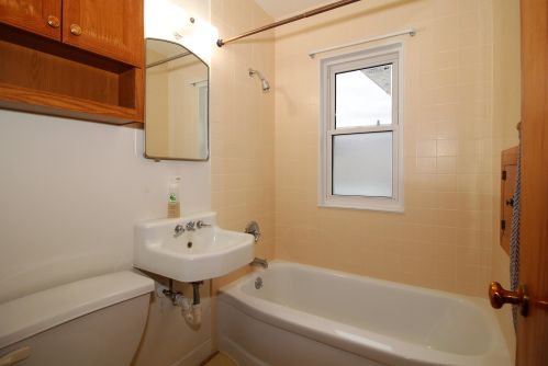 2128 58, Milwaukee WI 53219-1540 exterior