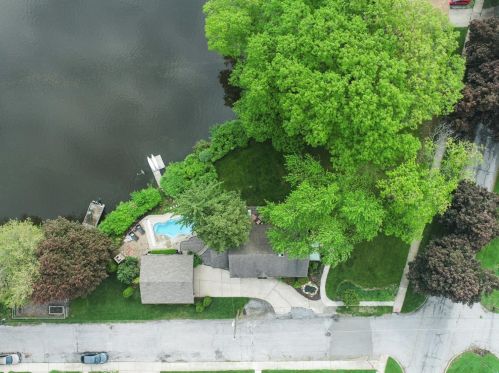 2 3 St, Hobart IN 46342-4306 exterior