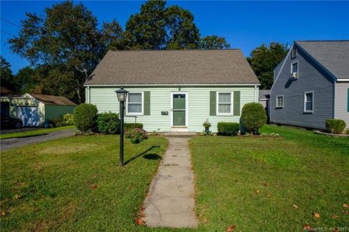 85 Rockwell Ave, Plainville, CT 06062-1716