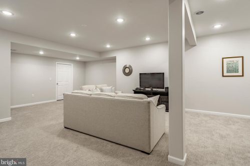 25 Summerlyn Dr, Ephrata PA  17522-9331 exterior