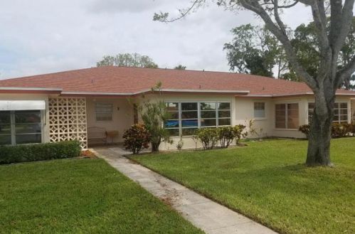 4525 3rd St, Delray Beach, FL 33445-1701