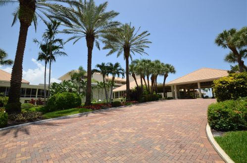 42 Northwoods Ln, Boynton Beach FL  33436-7405 exterior