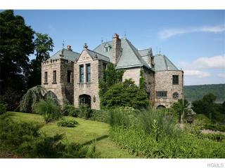 170 Shonnard Ter, Yonkers, NY 10701-1912