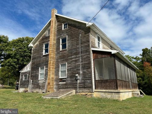 1319 Knoxlyn Rd, Gettysburg, PA 17325-7322