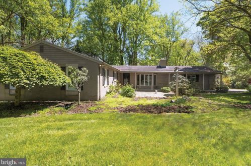 114 Spring Valley Rd, Wilmington, DE 19807-2430