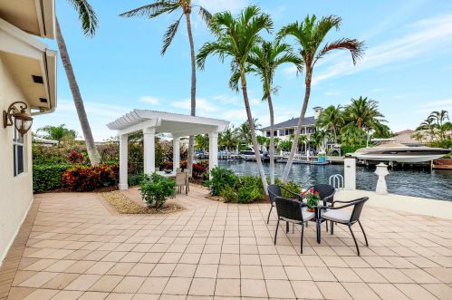 955 Gardenia Dr, Delray Beach FL  33483-4806 exterior