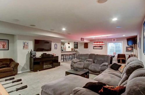 735 Meadow Ridge Way, Marysville OH  43040-8119 exterior