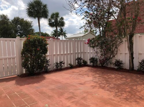 1421 Oxford Ln, Boynton Beach, FL 33426-8011