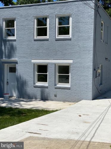 5348 Drake Pl, Washington, DC 20019-6036