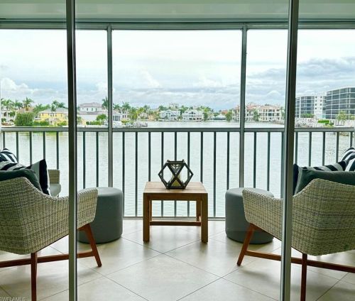 10682 Gulf Shore Dr, Naples FL  34108-3009 exterior