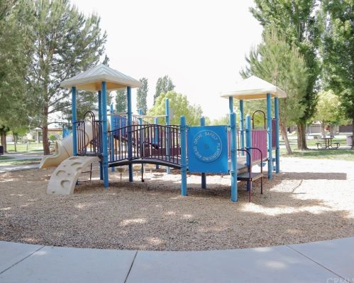 1360 Quince St, Beaumont CA  92223-8454 exterior