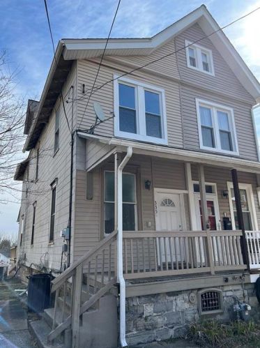 335 Howertown Rd, Catasauqua, PA 18032-1837
