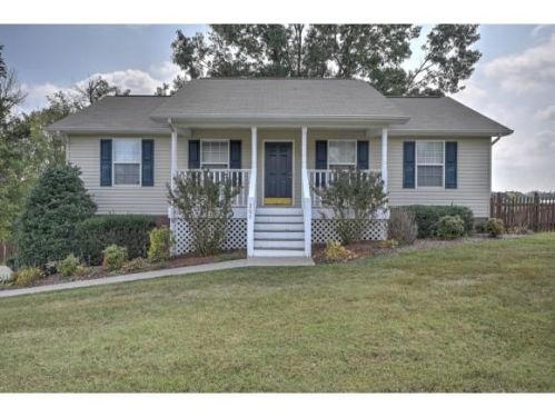 207 Lindsay Ln, Johnson City, TN 37615-2346