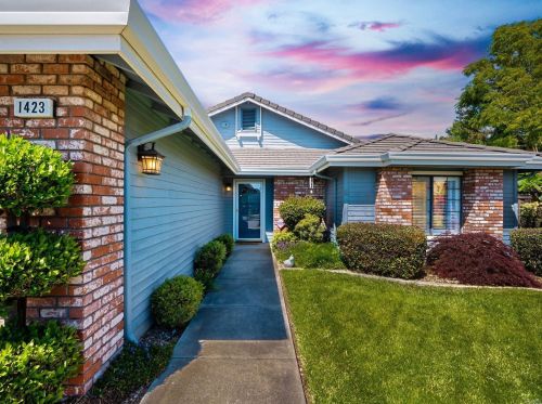 1423 Fry Ct, Benicia CA  94510-2576 exterior