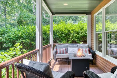 5455 Indian Neck Ln, Peconic, NY 11958-1746