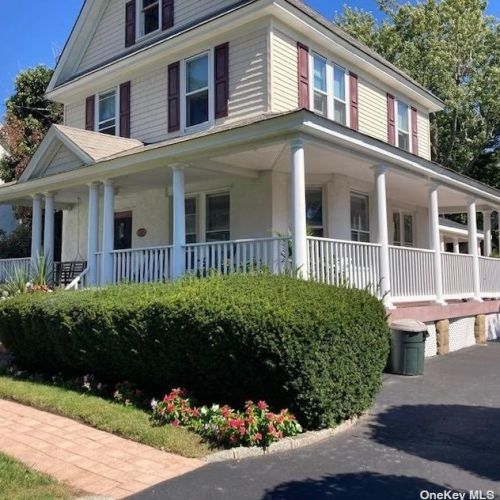 243 Bayview Ave, Amityville, NY 11701-3213