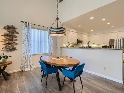 32848 Trini Ct, Temecula CA  92592-7120 exterior