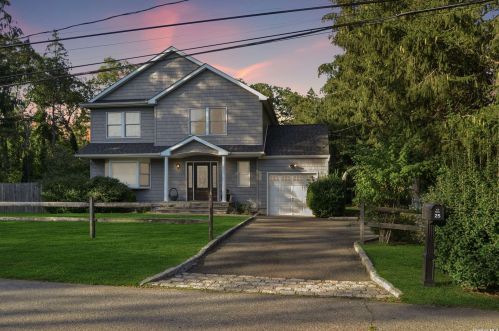 25 Illinois St, Huntington Station, NY 11746-6953