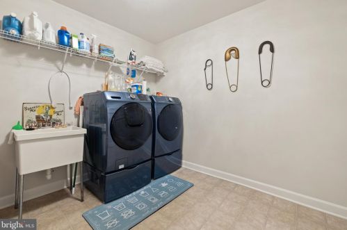 4318 Wisley Turn, Woodbridge VA  22192-7822 exterior