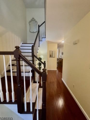 305 Clark Cir, Flemington, NJ 08822-1747