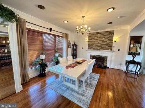 6109 Cloud Dr, Springfield VA  22150-1017 exterior