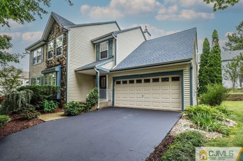 33 Aldingham Cir, East Brunswick, NJ 08816-5235