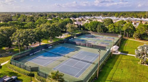 899 Sarria Ct, Fort Pierce FL  34986-1700 exterior