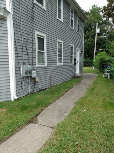 516 George Waterman Rd, Providence, RI 02919-2114