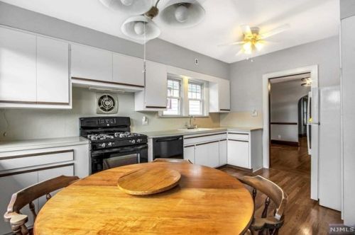 491 James St, N Milford NJ  07646-1023 exterior