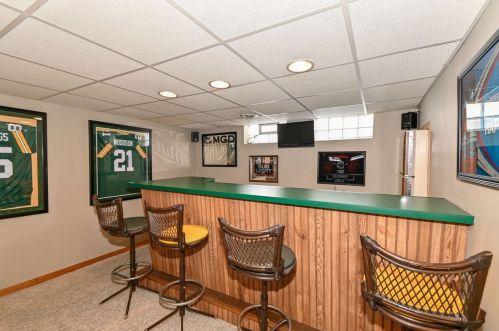 2609 63, Milwaukee WI 53219-2640 exterior