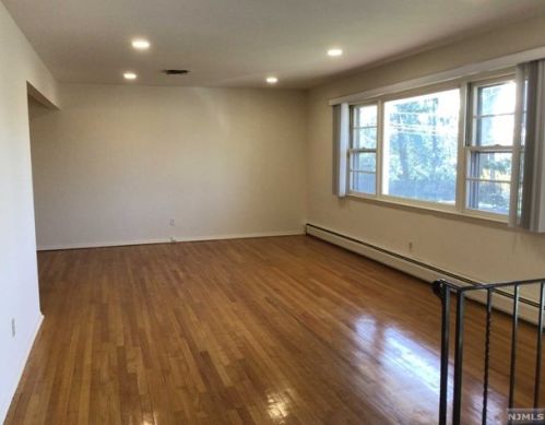 335 Elisa Dr, Englewood NJ  07632-1721 exterior