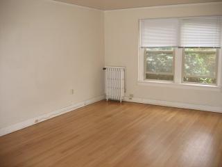 1833 13th Ave, Seattle WA  98144-4113 exterior