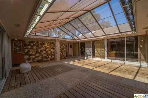 204 Yucca Dr, Victoria TX 77904-1116 exterior