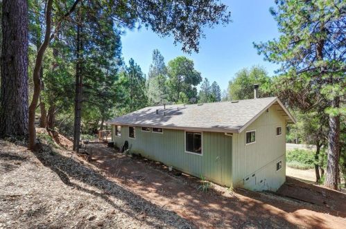 16822 Patricia Way, Grass Valley CA  95949-7228 exterior