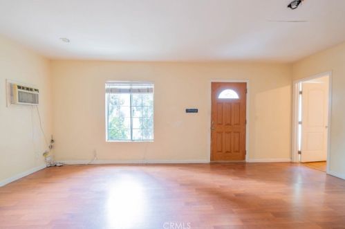 11025 Blix St, North Hollywood CA  91602-1204 exterior