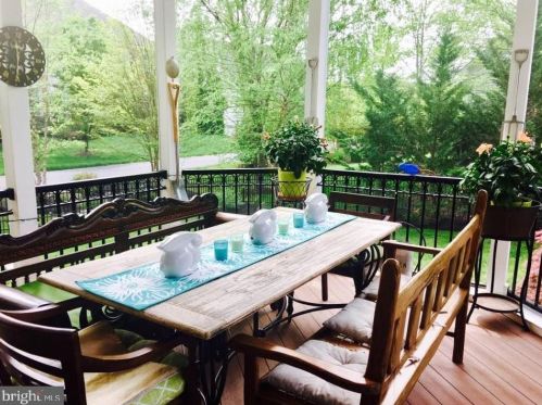 19376 Ml Dm Pl, Leesburg VA 20176-1637 exterior