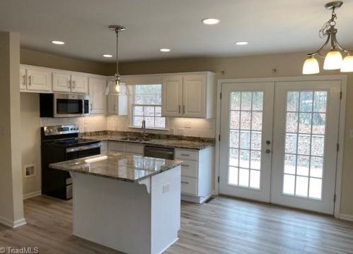 2109 Glenside Dr, Greensboro NC  27405-1611 exterior