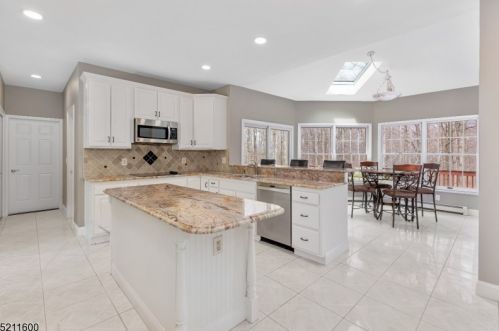 9 Natale Dr, Sparta NJ  07871-3032 exterior