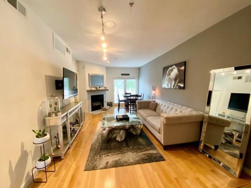 4111 Cole Ave, Dallas, TX 75204-2014