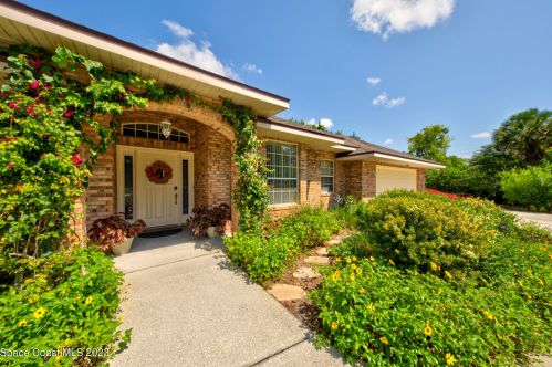 3910 Wateroak Way, Titusville FL  32796-1475 exterior