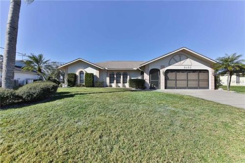 8466 Liverpool Rd, Arcadia, FL 34269-6710