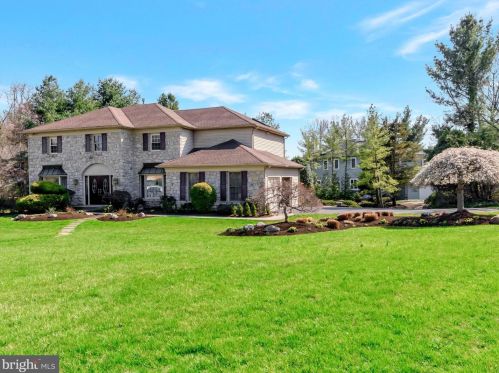 740 Knight Cir, Blue Bell, PA 19422-1151