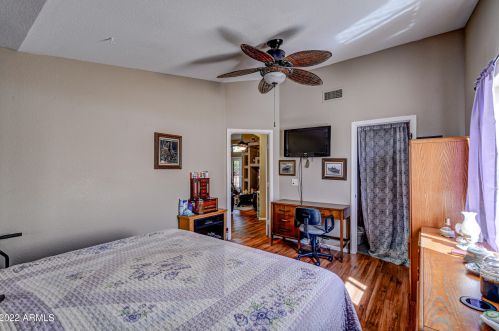 3822 Blackhawk Dr, Glendale AZ 85308-9487 exterior