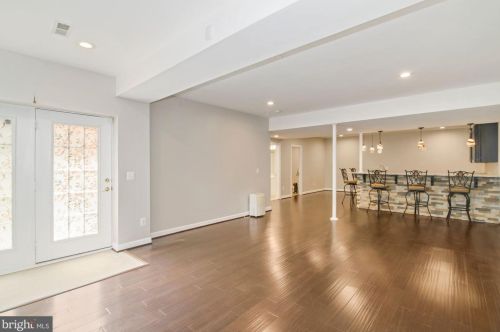 19372 Ml Dm Pl, Leesburg VA 20176-1637 exterior