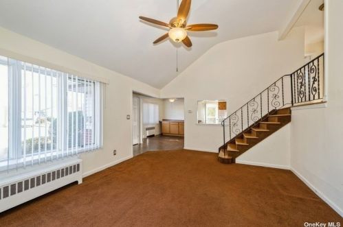 2038 Brook Ln, Seaford, NY 11783-2409