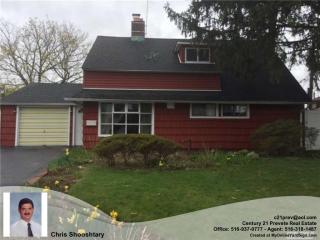 8 Spindle Rd, Hicksville NY  11801-6226 exterior