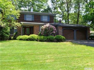 19 Rondell Ln, South Setauket, NY 11720-4305