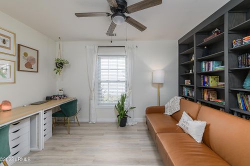 8 Waccamaw Way, Beaufort SC  29906-6002 exterior